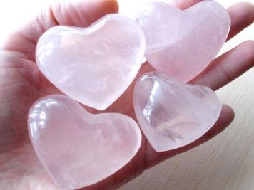 ef4b8bd3ed04e2e5ca8b1830ac861576--heart-chakra-rose-quartz-aesthetic.jpg